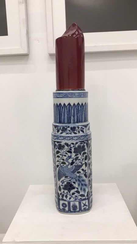 Ma Jun – New Chinese Series – Lipstick, Porcelain, ca 14 x 14 x 60 cm